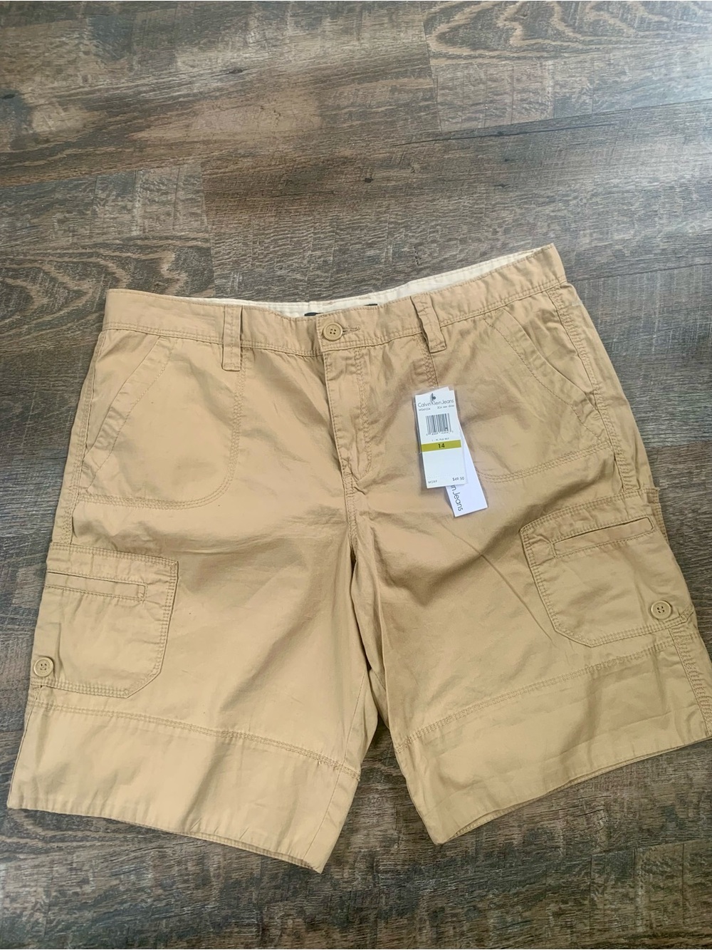 Women’s Cargo Shorts in Khaki - Classic Casual Style